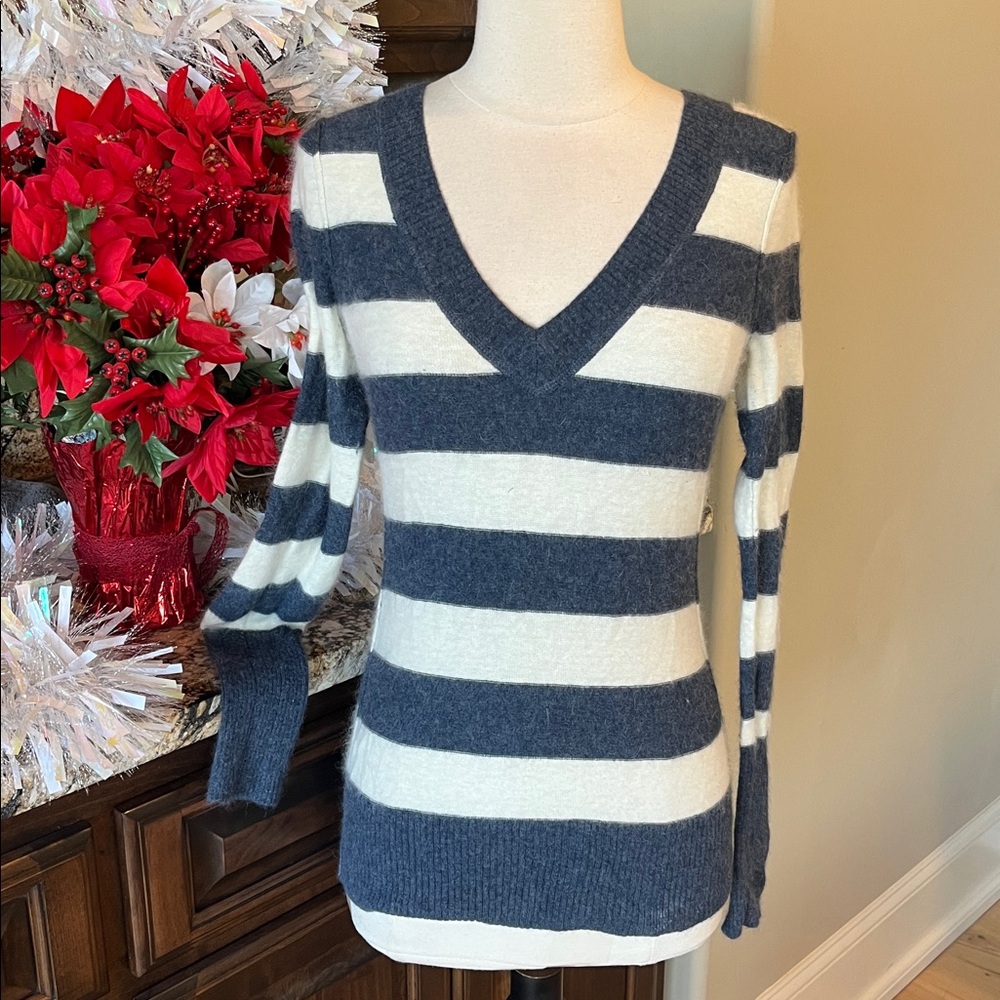 Cozy Angora Lambswool Kaisely V Neck Sweater Comfy Blue Stripe Pullover fits S M